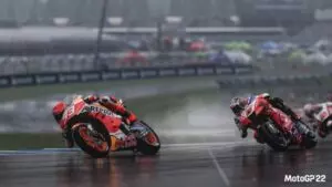 MotoGP 22 Image of Bikes turning in rainy weather