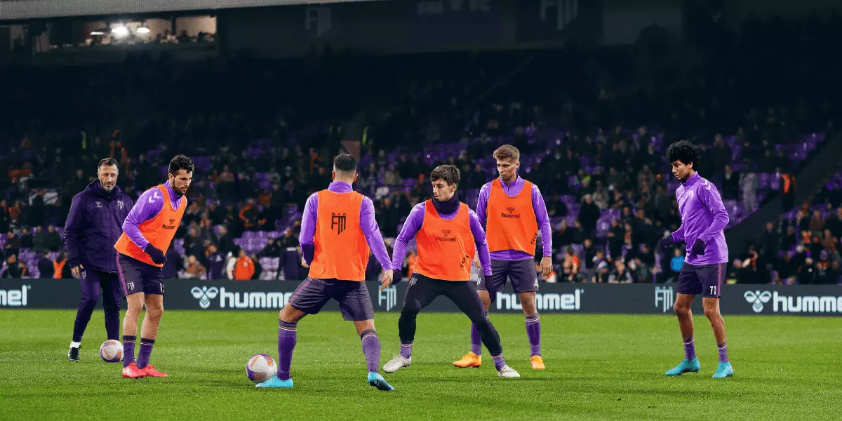 FM24 Best Young Defensive Midfielders - key art